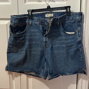 Madewell 14 blue relaxed mid-length denim shorts